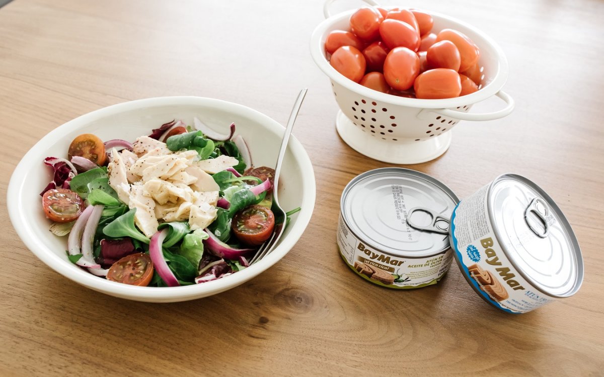 Ensalada de atún y tomate